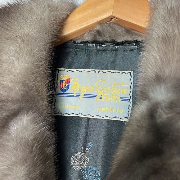 Meyer Epstein Furs London Ontario Unique Black Lambswool Coat With Mink Fur Trim - Picture 6 of 14